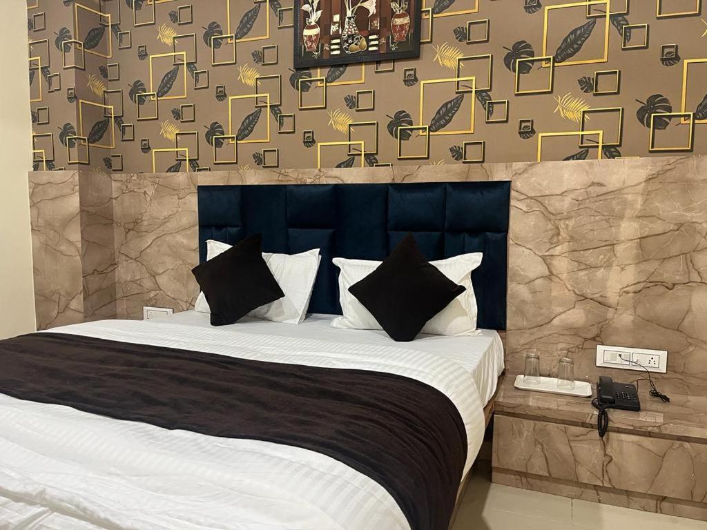 Hotel Sunrise Vadodara Eksteriør bilde